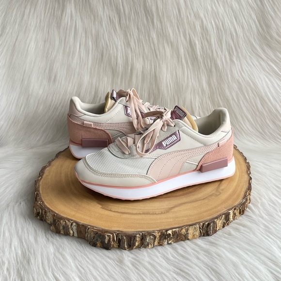 Puma Shoes - LIKE NEW Puma leather sneakers